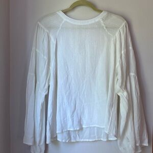 Love Riche White Bell Sleeve, Lightweight, Sheer Blouse Women’s Size Medium